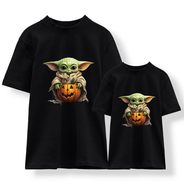 Camiseta Baby Yoda Encantado